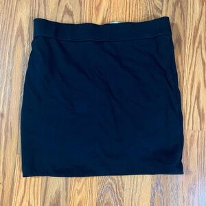Forever 21 Professional Fitted Pencil Skirt in Black